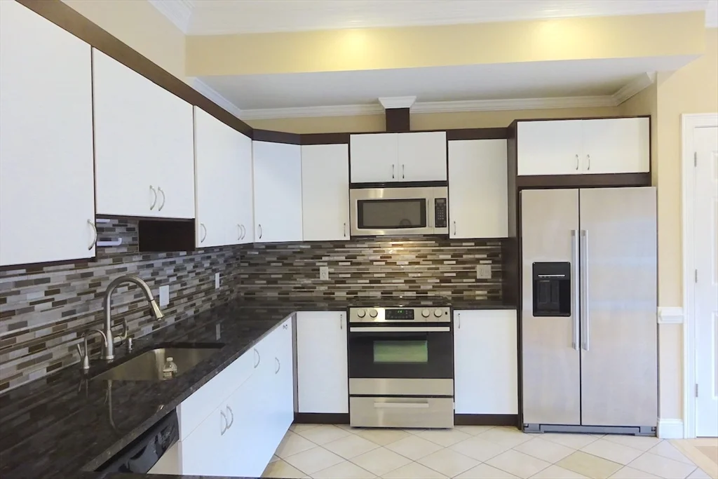 2 bed, 1 bath apartment for rent at 473 Revere Beach Pkwy Unit 1, Revere — photo 6 of 25