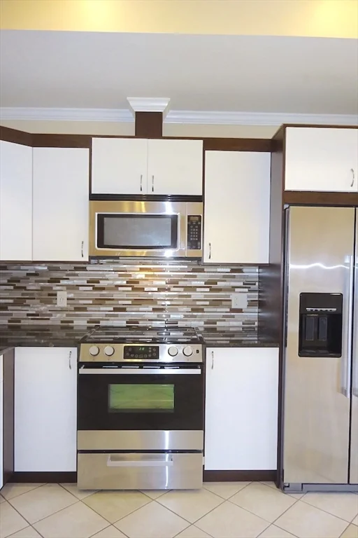 2 bed, 1 bath apartment for rent at 473 Revere Beach Pkwy Unit 1, Revere — photo 5 of 25
