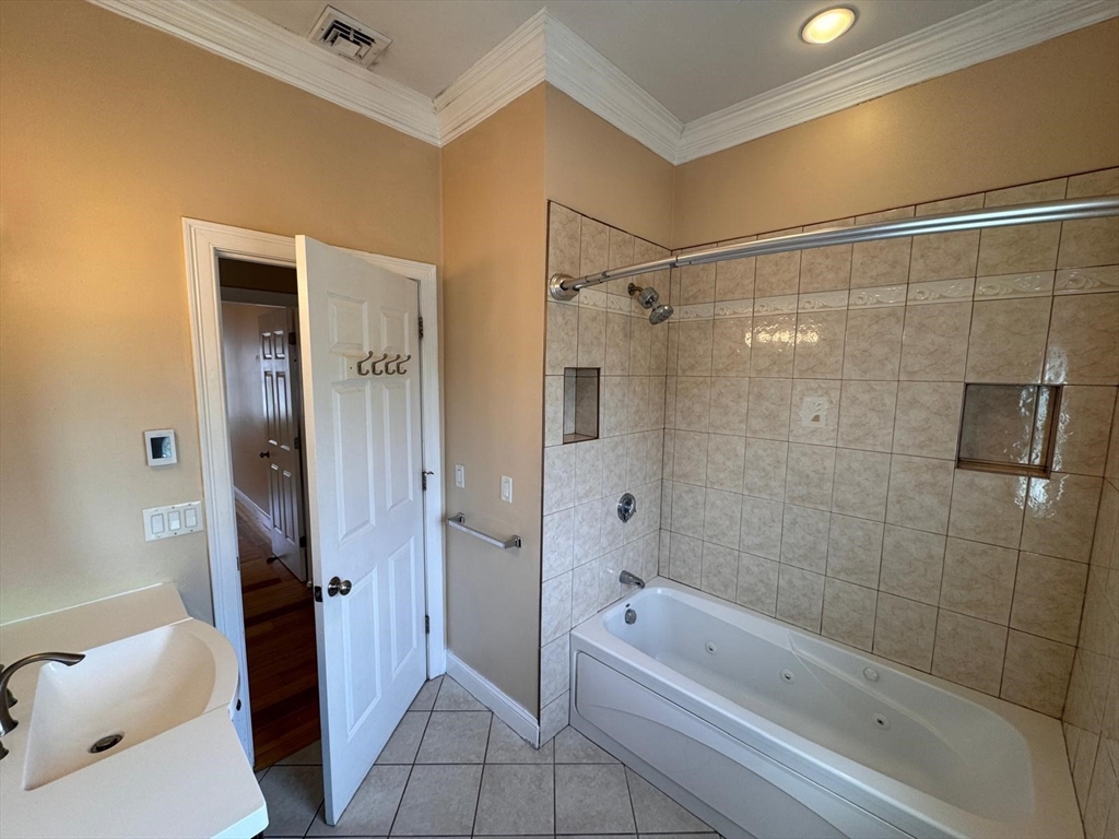 2 bed, 1 bath apartment for rent at 473 Revere Beach Pkwy Unit 6, Revere — photo 10 of 26