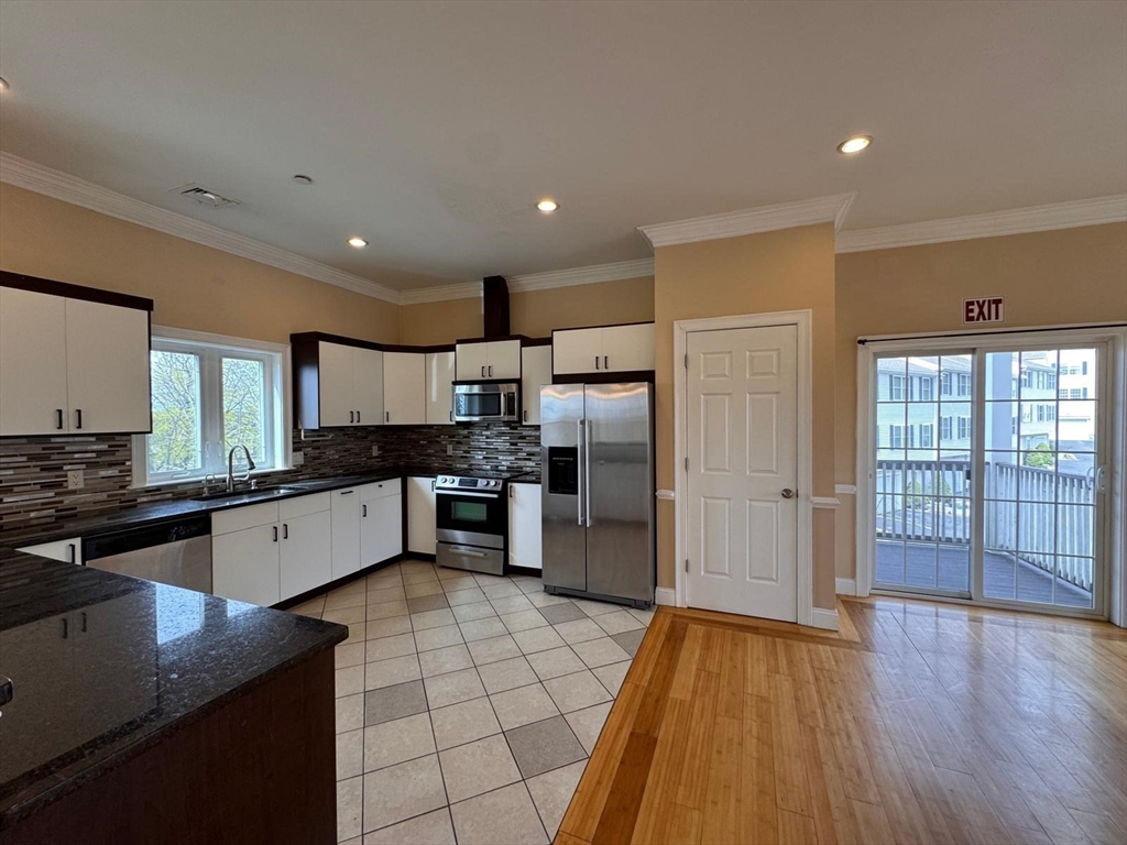 2 bed, 1 bath apartment for rent at 473 Revere Beach Pkwy Unit 6, Revere — photo 6 of 26