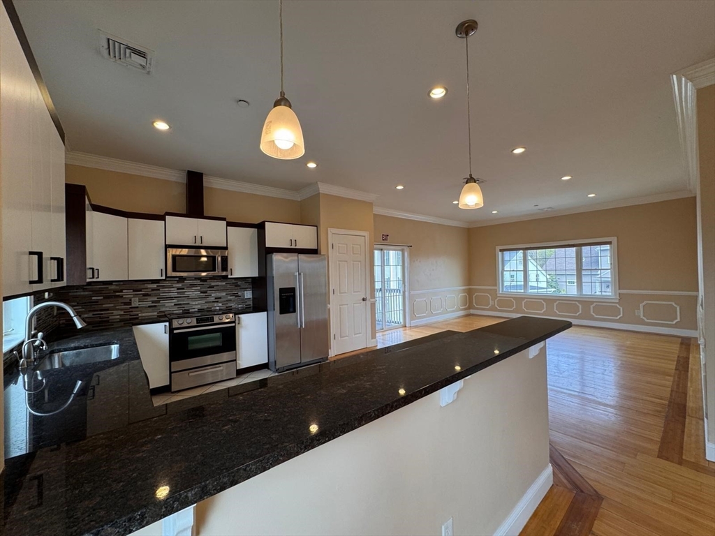 2 bed, 1 bath apartment for rent at 473 Revere Beach Pkwy Unit 6, Revere — photo 12 of 26