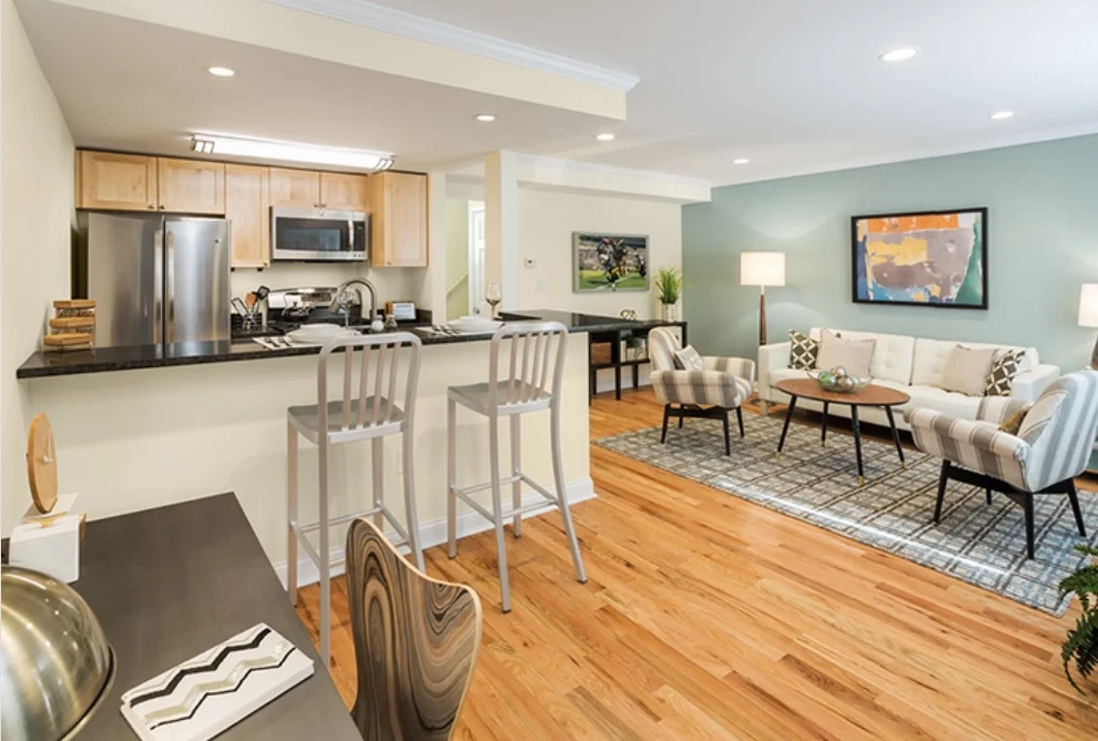 1 bed, 1.5 bath apartment for rent at 473 Vfw Pkwy Unit 1, Chestnut Hill — photo 2 of 6