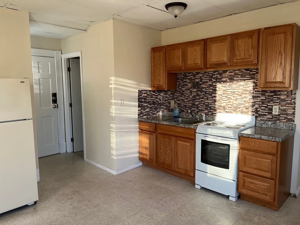 1 bed, 1 bath apartment for rent at 473 Warren Ave Unit 7, Brockton — photo 2 of 8