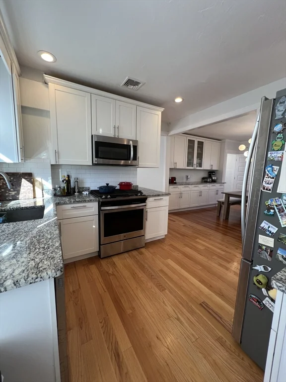 5 bed, 2 bath apartment for rent at 474 Albemarle Rd Unit 2, Newton — photo 3 of 14