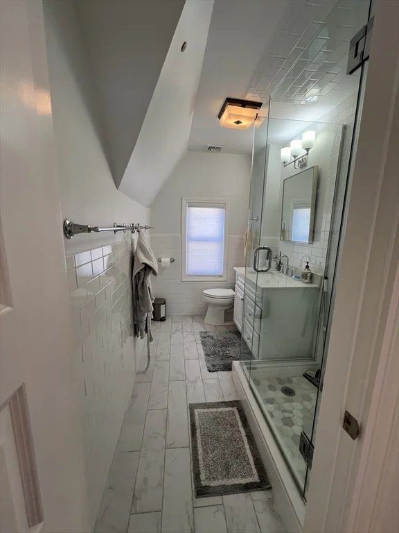 5 bed, 2 bath apartment for rent at 474 Albemarle Rd Unit 2, Newton — photo 12 of 14