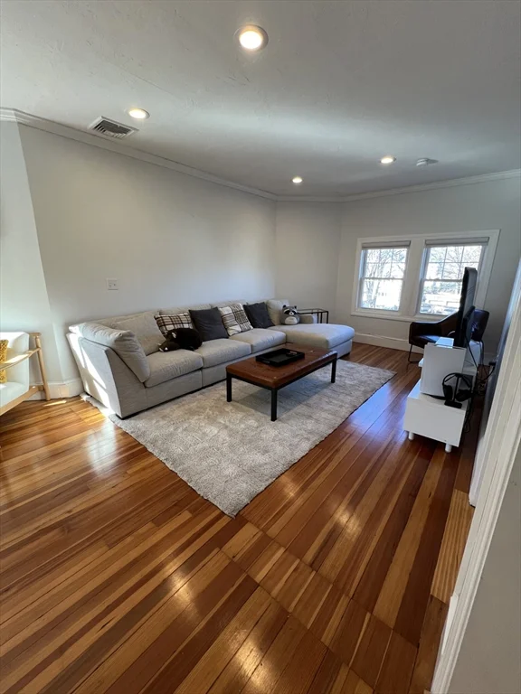 5 bed, 2 bath apartment for rent at 474 Albemarle Rd Unit 2, Newton — photo 2 of 14