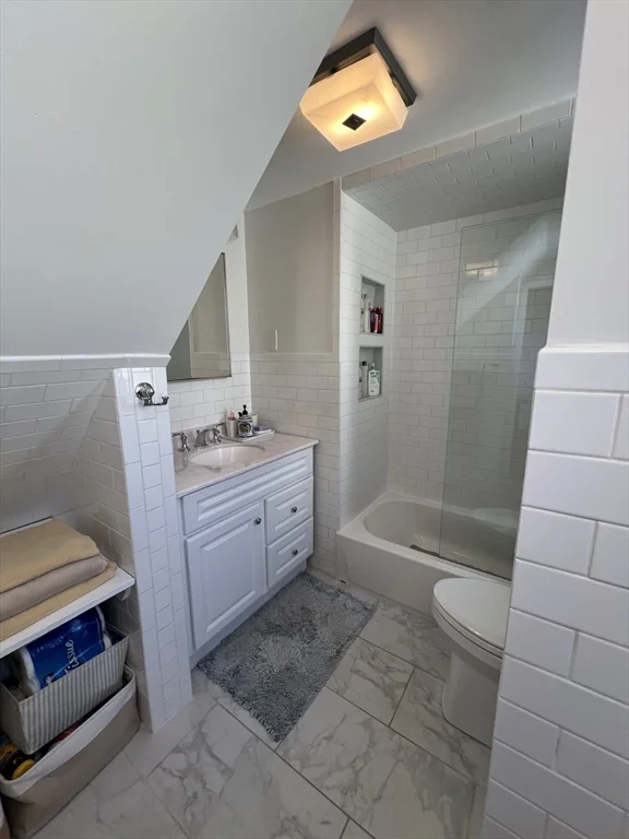 5 bed, 2 bath apartment for rent at 474 Albemarle Rd Unit 2, Newton — photo 6 of 14