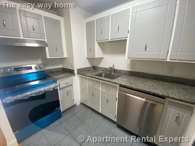 2 bed, 1 bath apartment for rent at 474 Broadway Unit 39, Magoun Square — photo 3 of 15