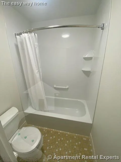 2 bed, 1 bath apartment for rent at 474 Broadway Unit 39, Magoun Square — photo 5 of 15