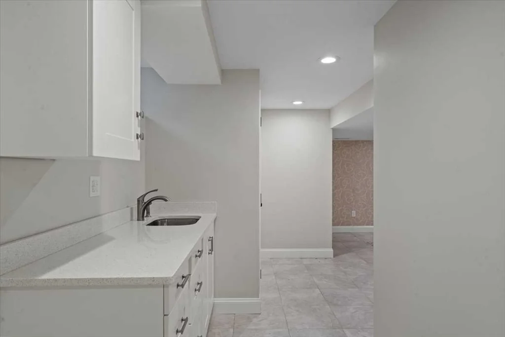 3 bed, 3 bath apartment for rent at 474 Burncoat St Unit 474, Worcester — photo 26 of 39