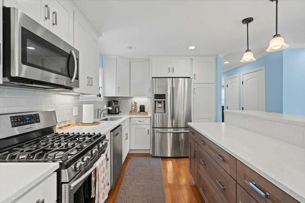 3 bed, 3 bath apartment for rent at 474 Burncoat St Unit 474, Worcester — photo 11 of 39