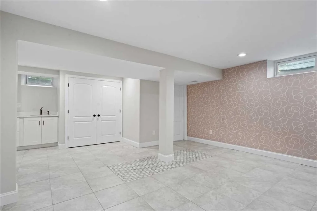 3 bed, 3 bath apartment for rent at 474 Burncoat St Unit 474, Worcester — photo 25 of 39