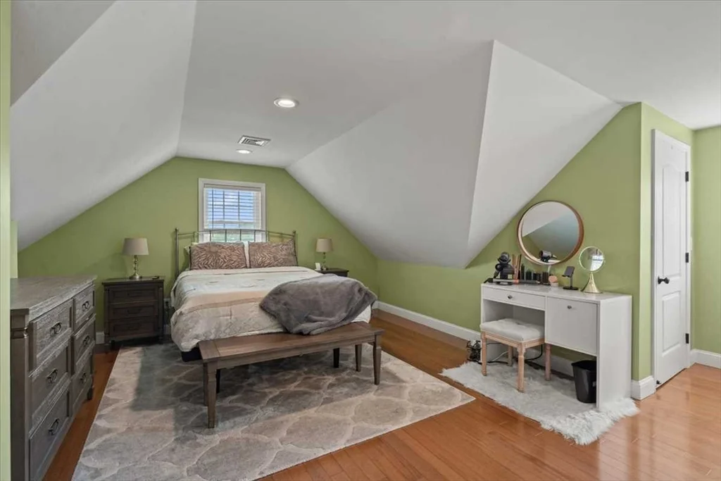 3 bed, 3 bath apartment for rent at 474 Burncoat St Unit 474, Worcester — photo 18 of 39