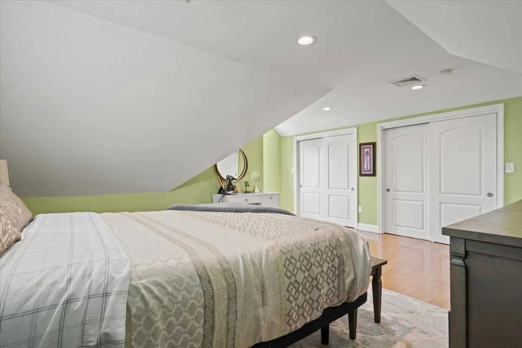 3 bed, 3 bath apartment for rent at 474 Burncoat St Unit 474, Worcester — photo 19 of 39