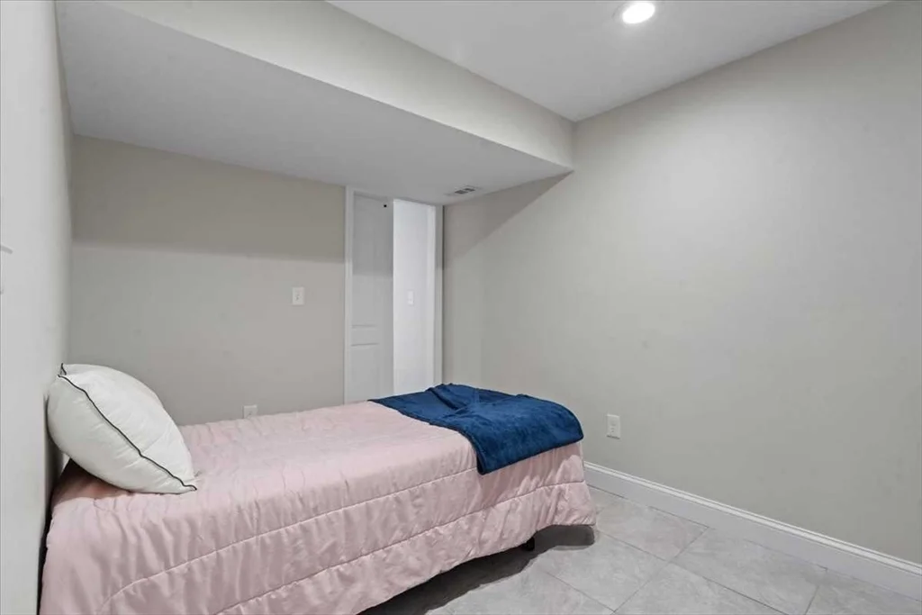 3 bed, 3 bath apartment for rent at 474 Burncoat St Unit 474, Worcester — photo 29 of 39