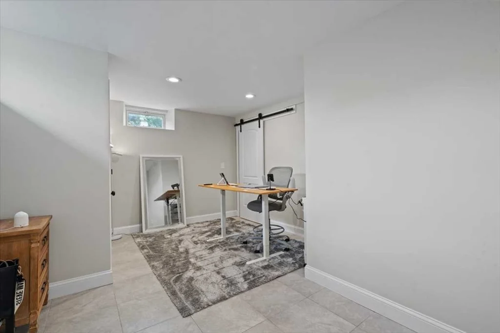 3 bed, 3 bath apartment for rent at 474 Burncoat St Unit 474, Worcester — photo 31 of 39