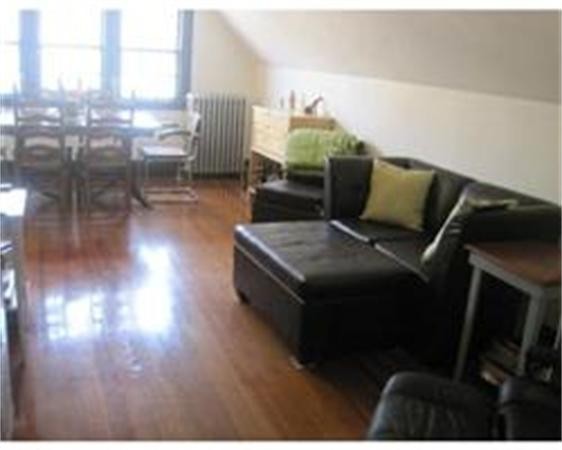 2 bed, 1 bath apartment for rent at 474 Chestnut Hill Ave Unit 3, Brookline — photo 3 of 6