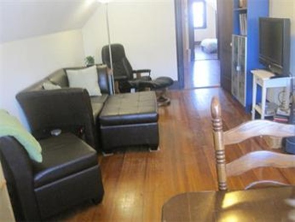 2 bed, 1 bath apartment for rent at 474 Chestnut Hill Ave Unit 3, Brookline — photo 2 of 6