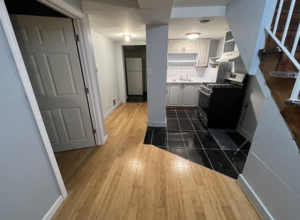 2 bed, 2 bath apartment for rent at 474 East 7th Unit 1, South Boston — photo 8 of 13