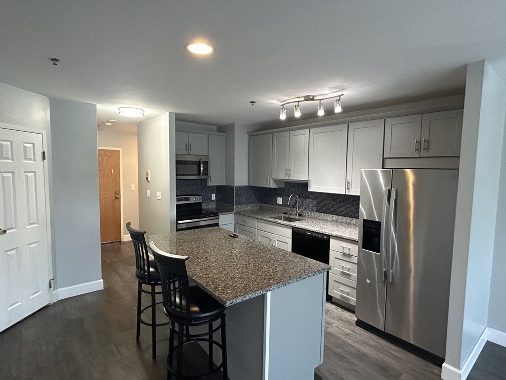 2 bed, 2 bath apartment for rent at 474 Revere Beach Boulevard Unit 306, Revere — photo 4 of 15