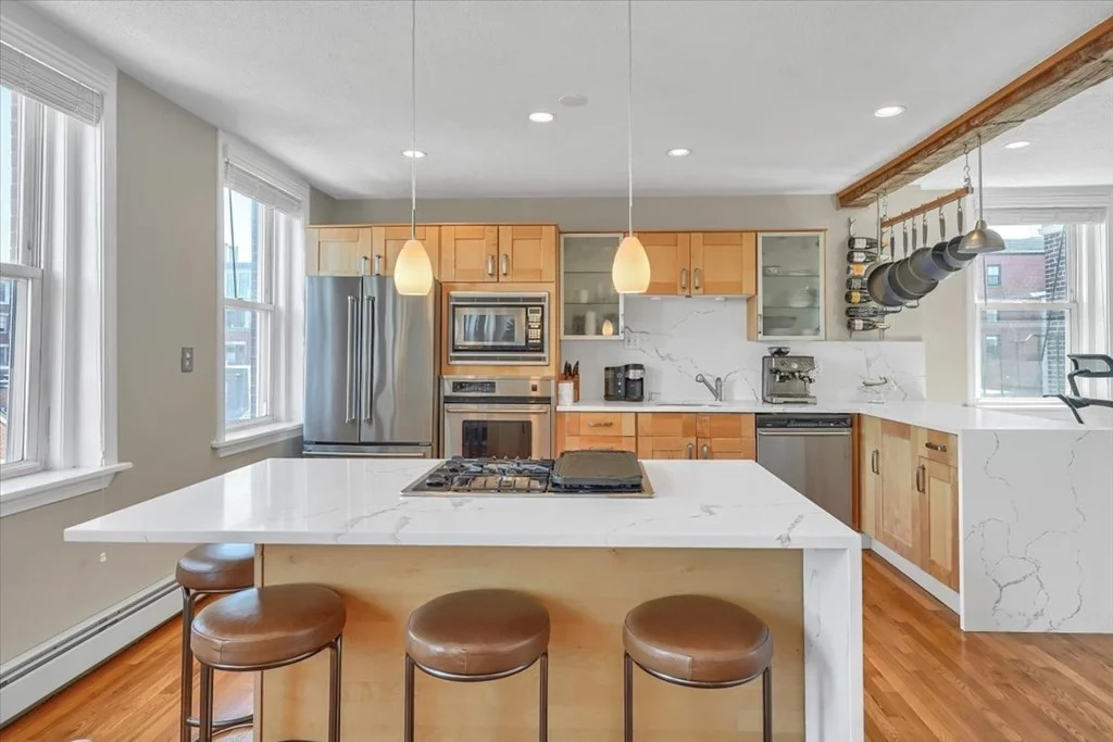 2 bed, 1 bath apartment for rent at 474 Shawmut Ave Unit 5, South End