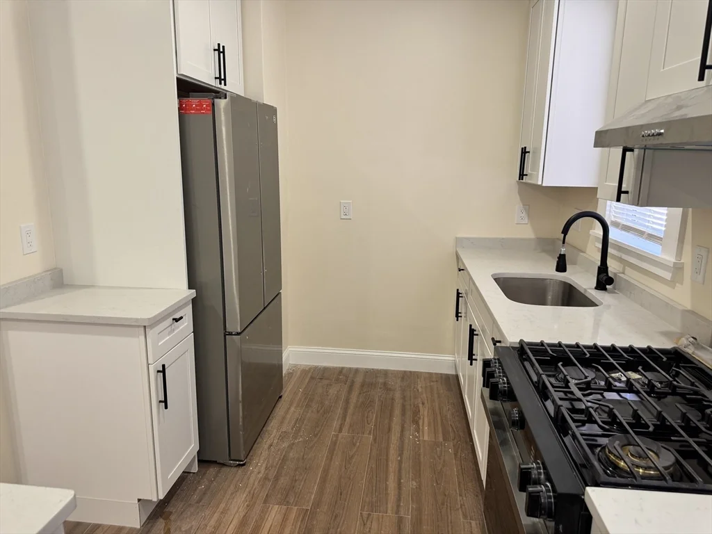 4 bed, 1 bath apartment for rent at 474 Talbot Ave Unit 3, Dorchester — photo 6 of 23