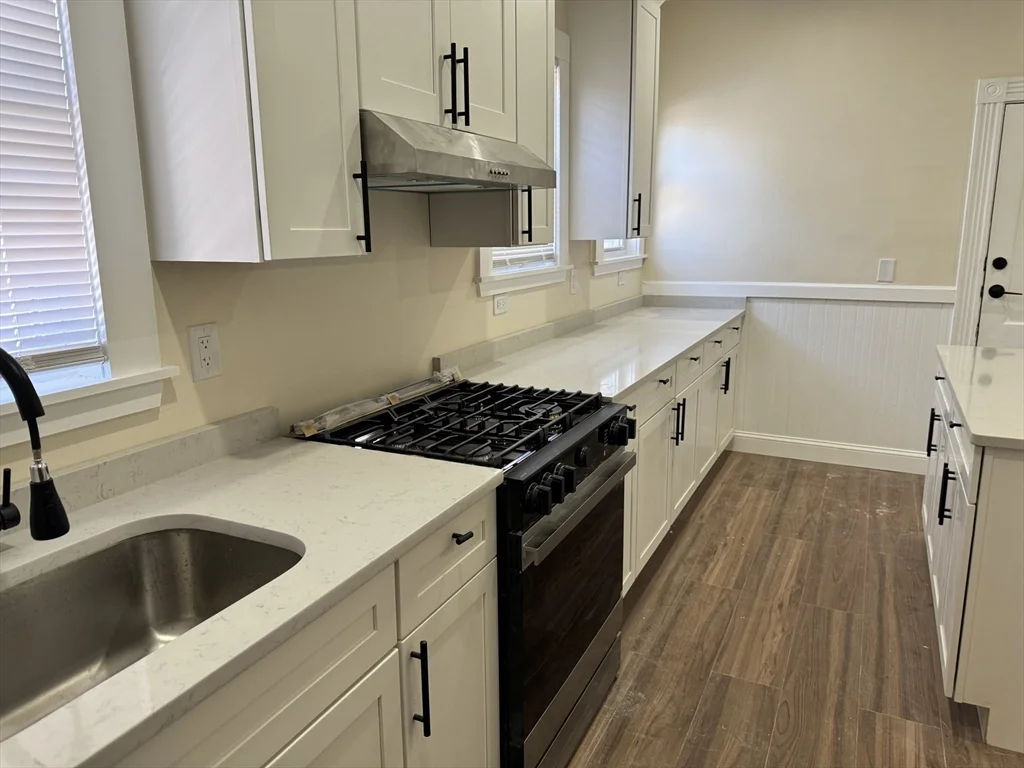 4 bed, 1 bath apartment for rent at 474 Talbot Ave Unit 3, Dorchester — photo 4 of 23