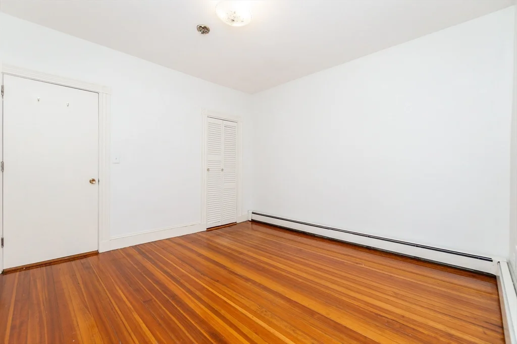 4 bed, 1 bath apartment for rent at 474 Windsor St Unit 2F, Wellington-Harrington — photo 8 of 16
