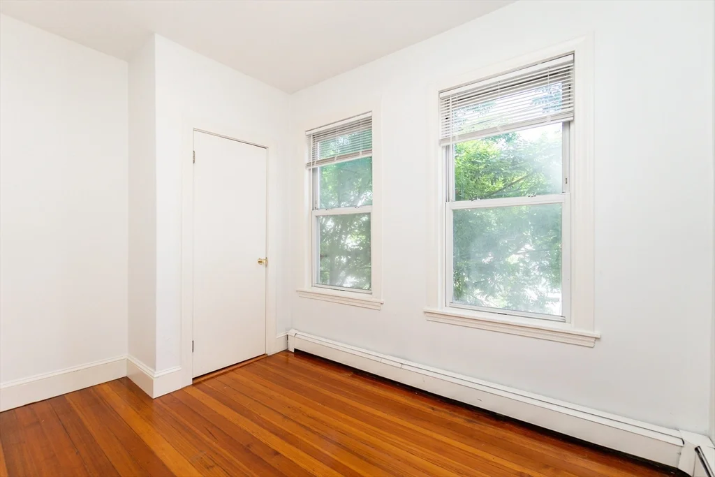4 bed, 1 bath apartment for rent at 474 Windsor St Unit 2F, Wellington-Harrington — photo 6 of 16