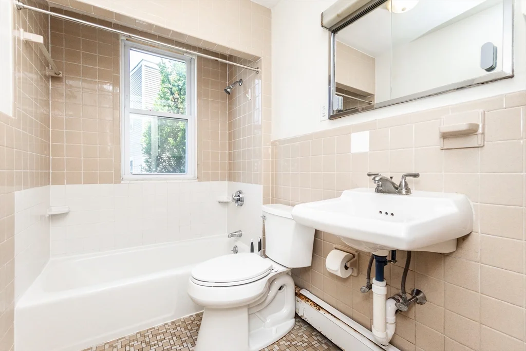 4 bed, 1 bath apartment for rent at 474 Windsor St Unit 2F, Wellington-Harrington — photo 10 of 16