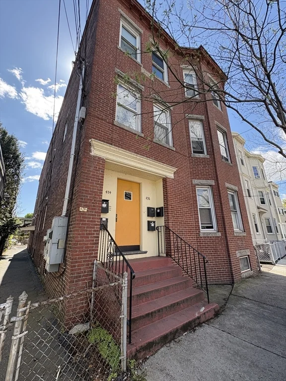 4 bed, 1 bath apartment for rent at 474 Windsor St Unit 2F, Wellington-Harrington — photo 1 of 16