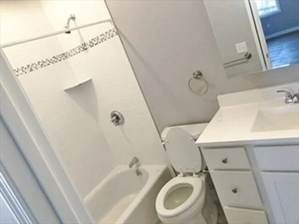 2 bed, 2 bath apartment for rent at 475 Adams Unit 3, East Milton — photo 5 of 10