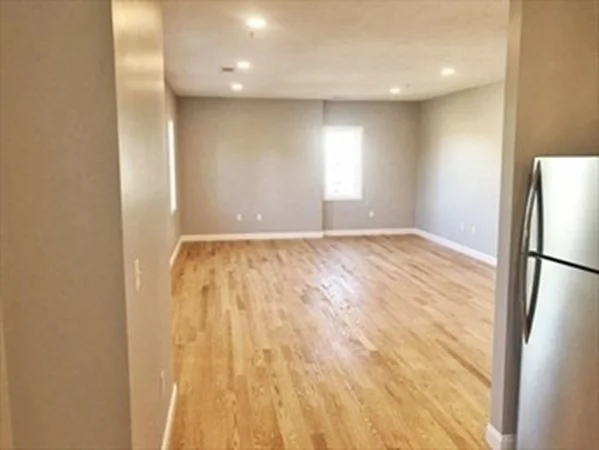 2 bed, 2 bath apartment for rent at 475 Adams Unit 3, East Milton — photo 4 of 10
