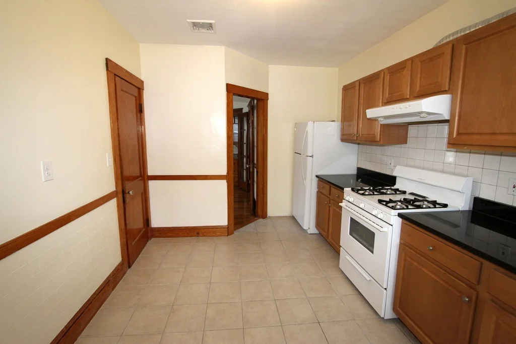 3 bed, 1 bath apartment for rent at 475 Ashmont Unit 3, Dorchester — photo 4 of 12