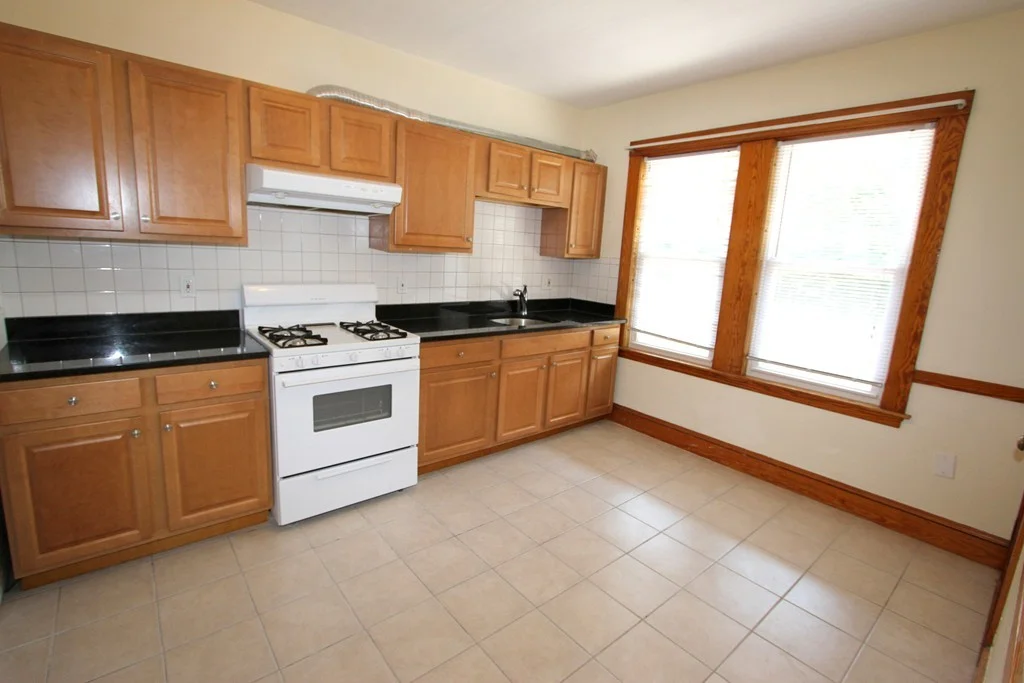 3 bed, 1 bath apartment for rent at 475 Ashmont Unit 3, Dorchester — photo 2 of 12