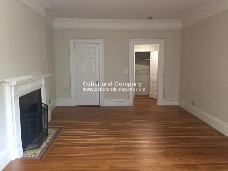 Studio bed, 1 bath apartment for rent at 475 Beacon St Unit 1R, Back Bay — photo 5 of 6