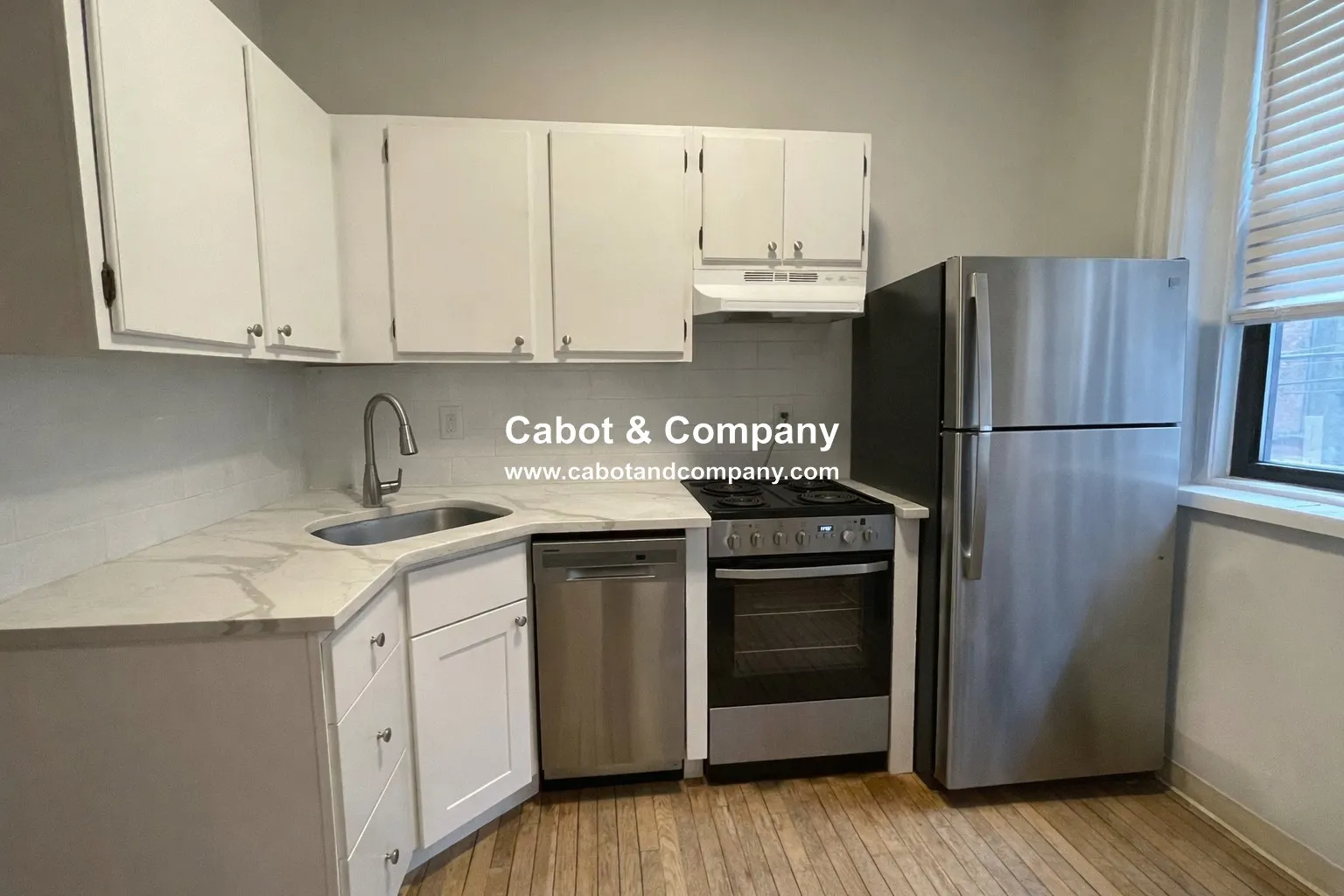 Studio bed, 1 bath apartment for rent at 475 Beacon St Unit 1R, Back Bay — photo 4 of 6
