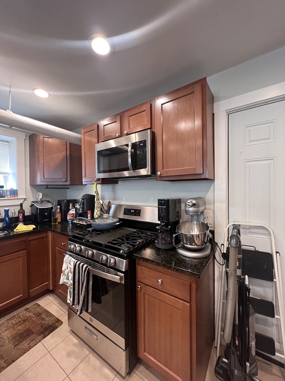 1 bed, 1 bath apartment for rent at 475 Broadway Unit 0, South Medford — photo 2 of 19