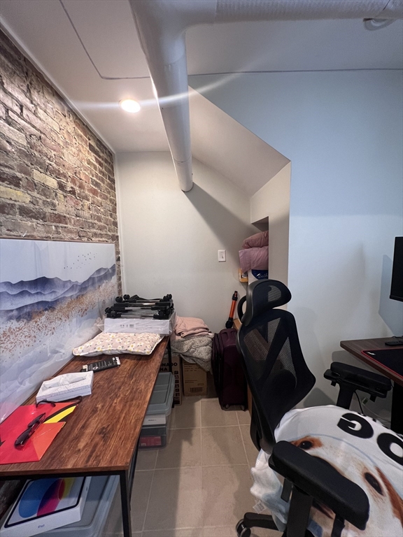 1 bed, 1 bath apartment for rent at 475 Broadway Unit 0, South Medford — photo 16 of 19