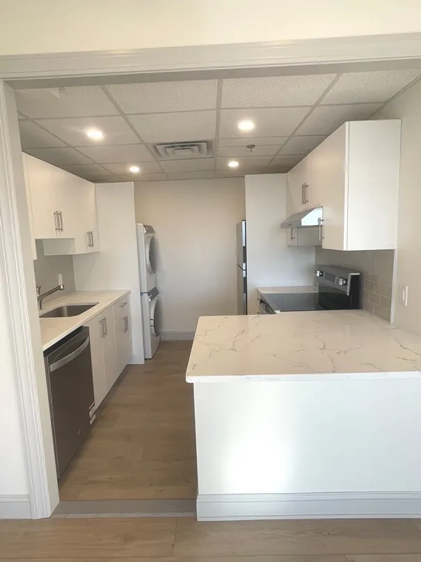 4 bed, 2 bath apartment for rent at 475 Commonwealth Ave Unit 701-702, Fenway — photo 13 of 26
