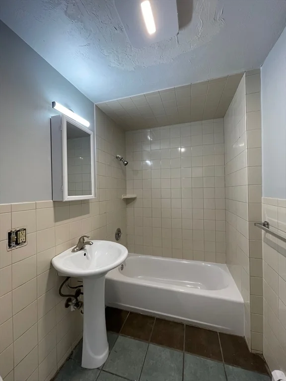 3 bed, 1 bath apartment for rent at 475 Norfolk Unit 3, Mattapan — photo 4 of 5