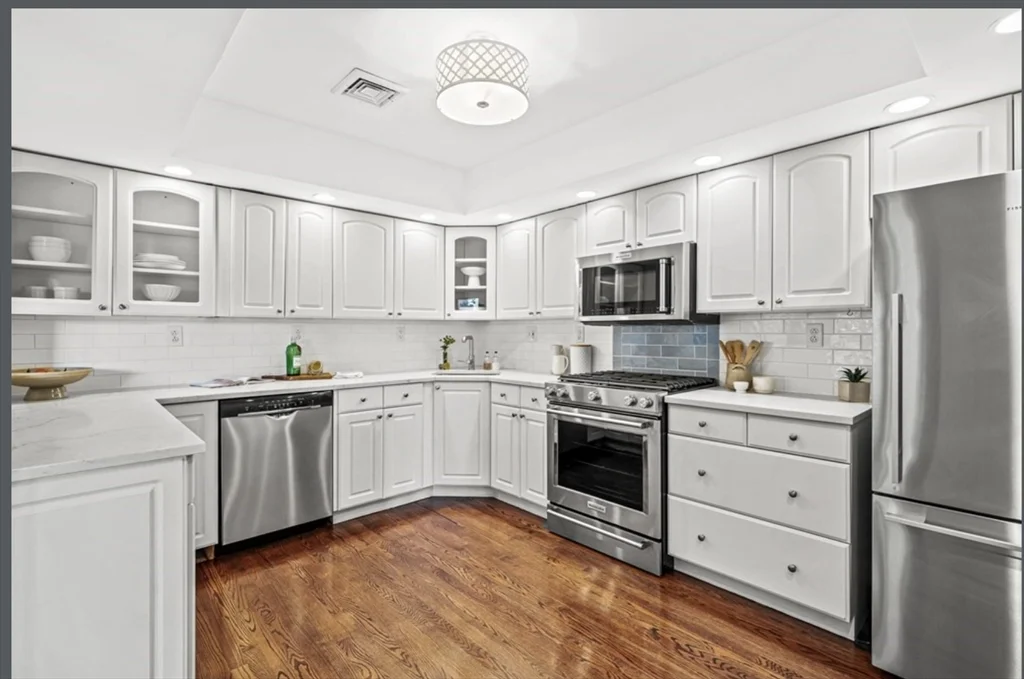 2 bed, 2 bath apartment for rent at 476 East 3rd St Unit 2, South Boston — photo 6 of 16