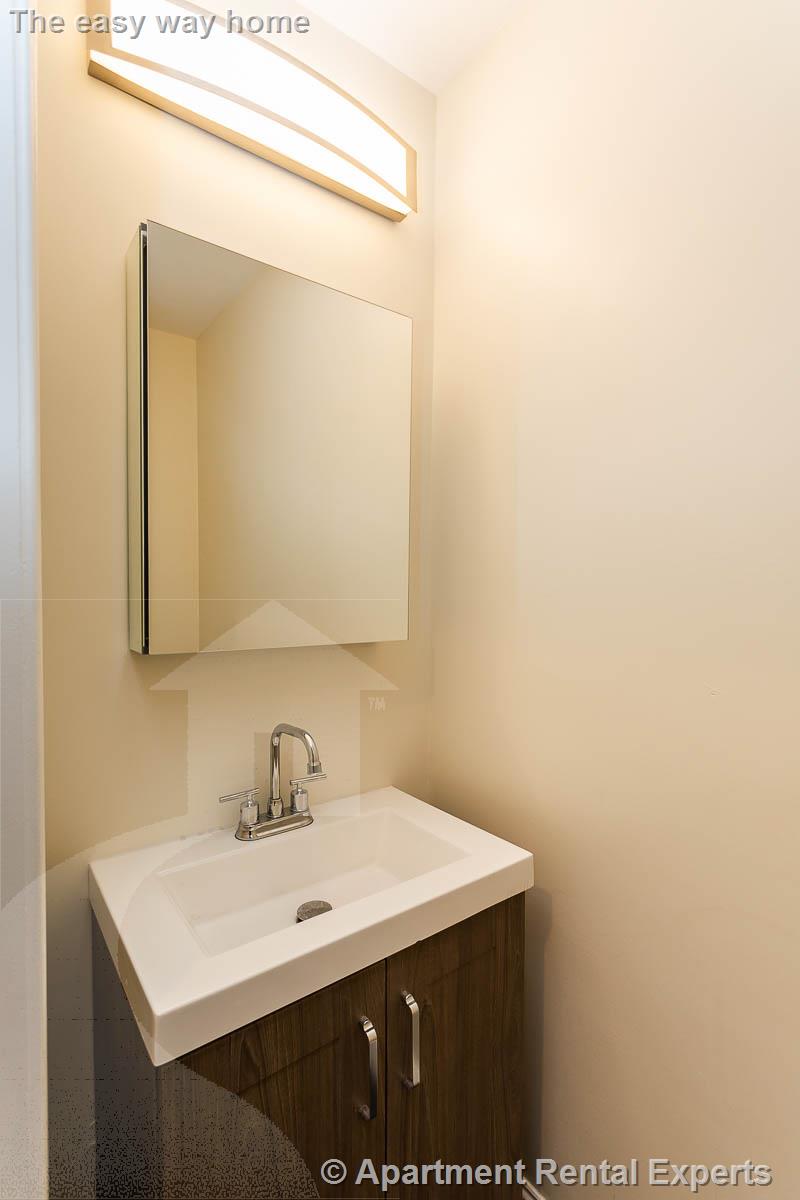 5 bed, 4+ bath apartment for rent at 476 Fulton St, Medford Square — photo 6 of 31