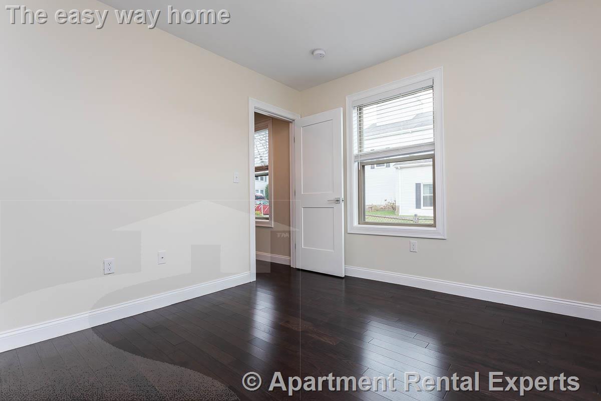 5 bed, 4+ bath apartment for rent at 476 Fulton St, Medford Square — photo 14 of 31
