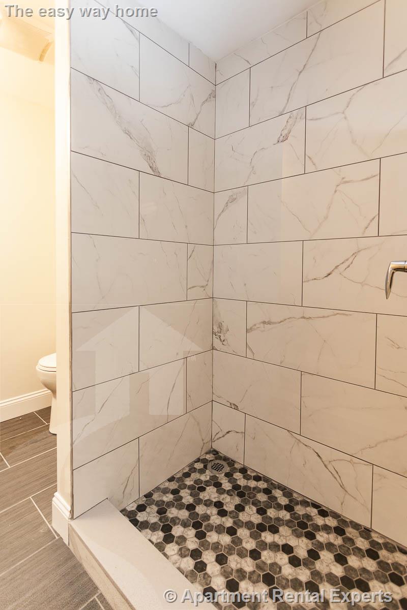 5 bed, 4+ bath apartment for rent at 476 Fulton St, Medford Square — photo 16 of 31