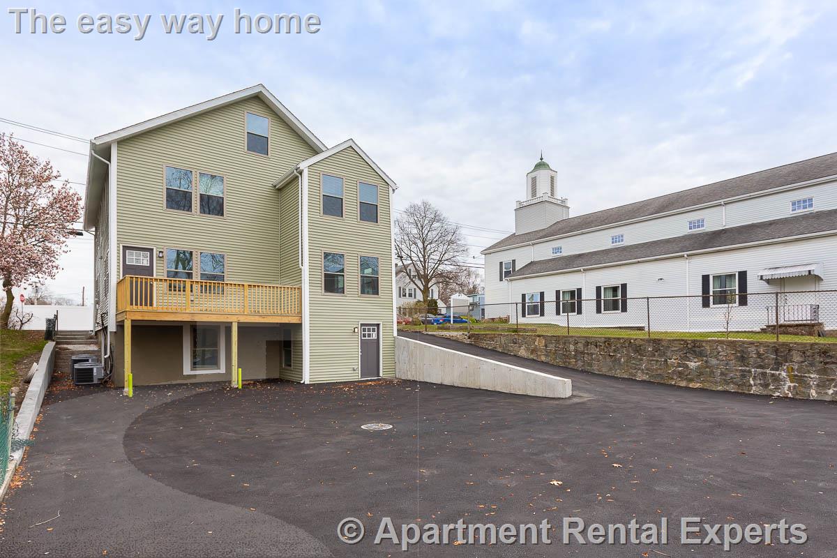 5 bed, 4+ bath apartment for rent at 476 Fulton St, Medford Square — photo 2 of 31