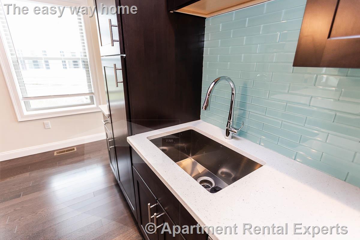 5 bed, 4+ bath apartment for rent at 476 Fulton St, Medford Square — photo 11 of 31