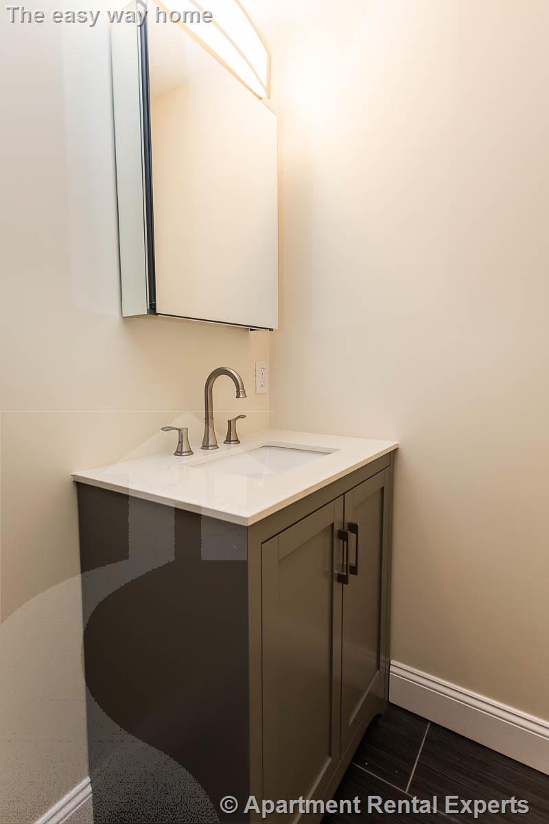 5 bed, 4+ bath apartment for rent at 476 Fulton St, Medford Square — photo 17 of 31