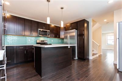 5 bed, 4.5 bath apartment for rent at 476 Fulton St Unit 2, Medford — photo 9 of 31