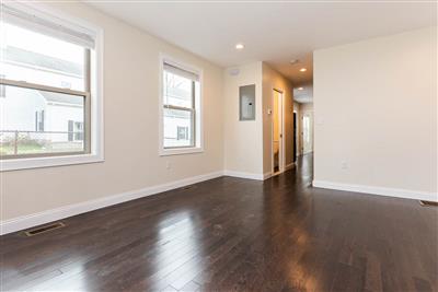 5 bed, 4.5 bath apartment for rent at 476 Fulton St Unit 2, Medford — photo 4 of 31
